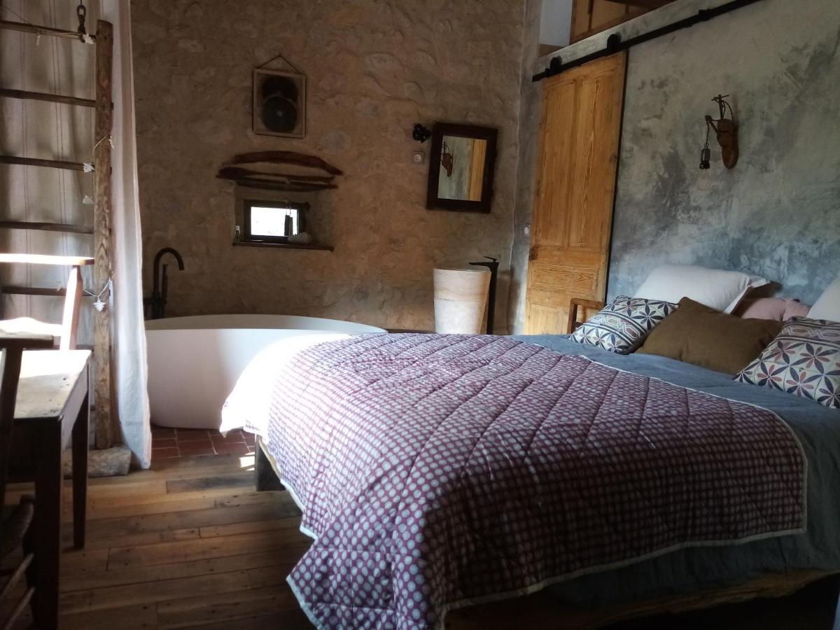 Maison D'Hotes Ainsi Soie T-Il Combovin Exterior foto